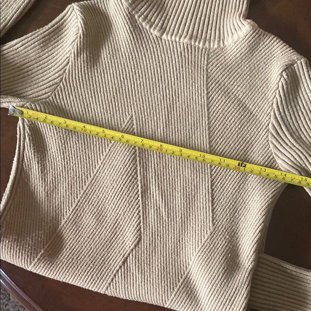Cozy Light Brown Turtleneck Sweater XS - Picture 3 of 6